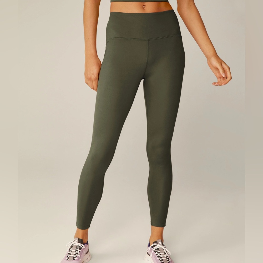 Beyond Yoga Olive green leggings
